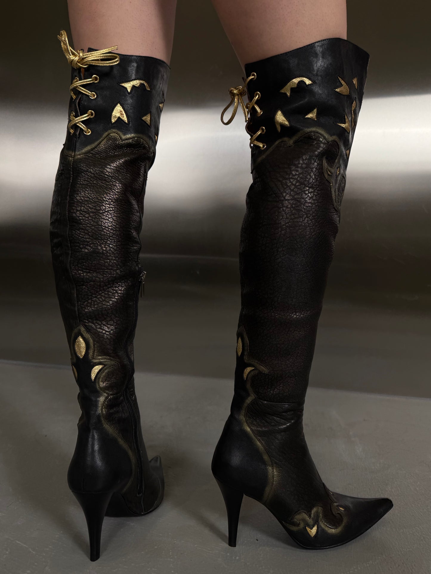 Vintage leather over-the-knee boots TWINKLING GLOBAL