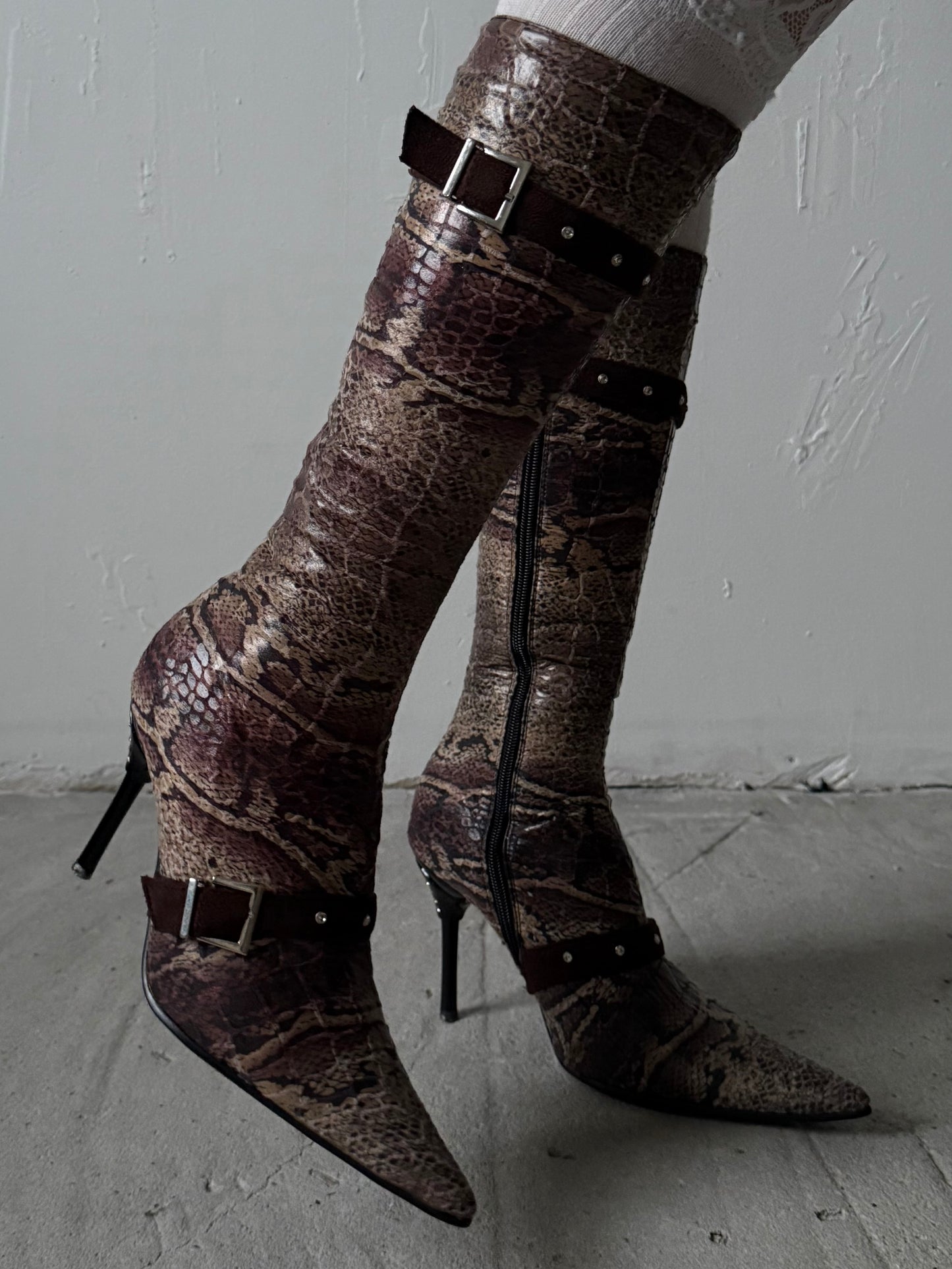 Vintage textile knee-high boots TWINKLING GLOBAL