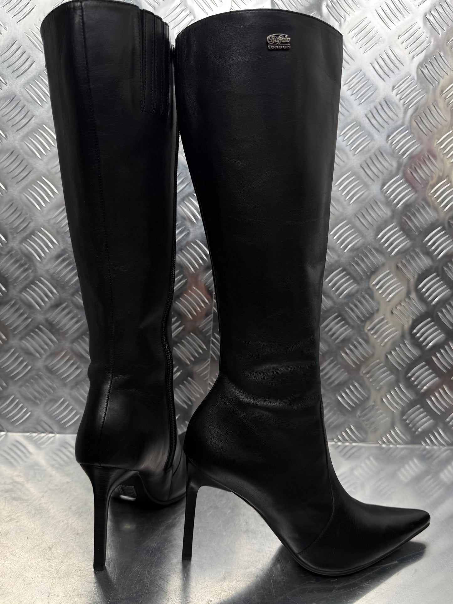 Vintage Buffalo leather boots TWINKLING GLOBAL