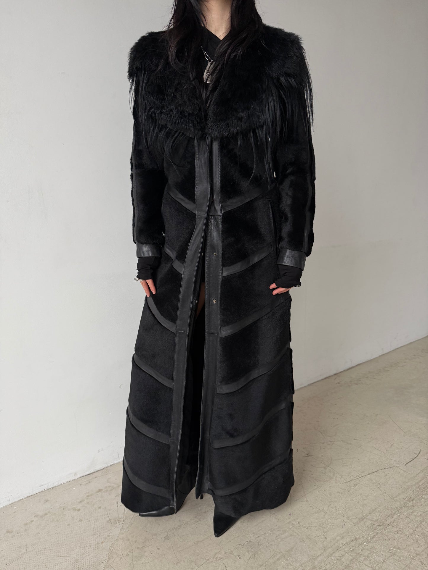 Vintage Black Leather Long Coat TWINKLING GLOBAL