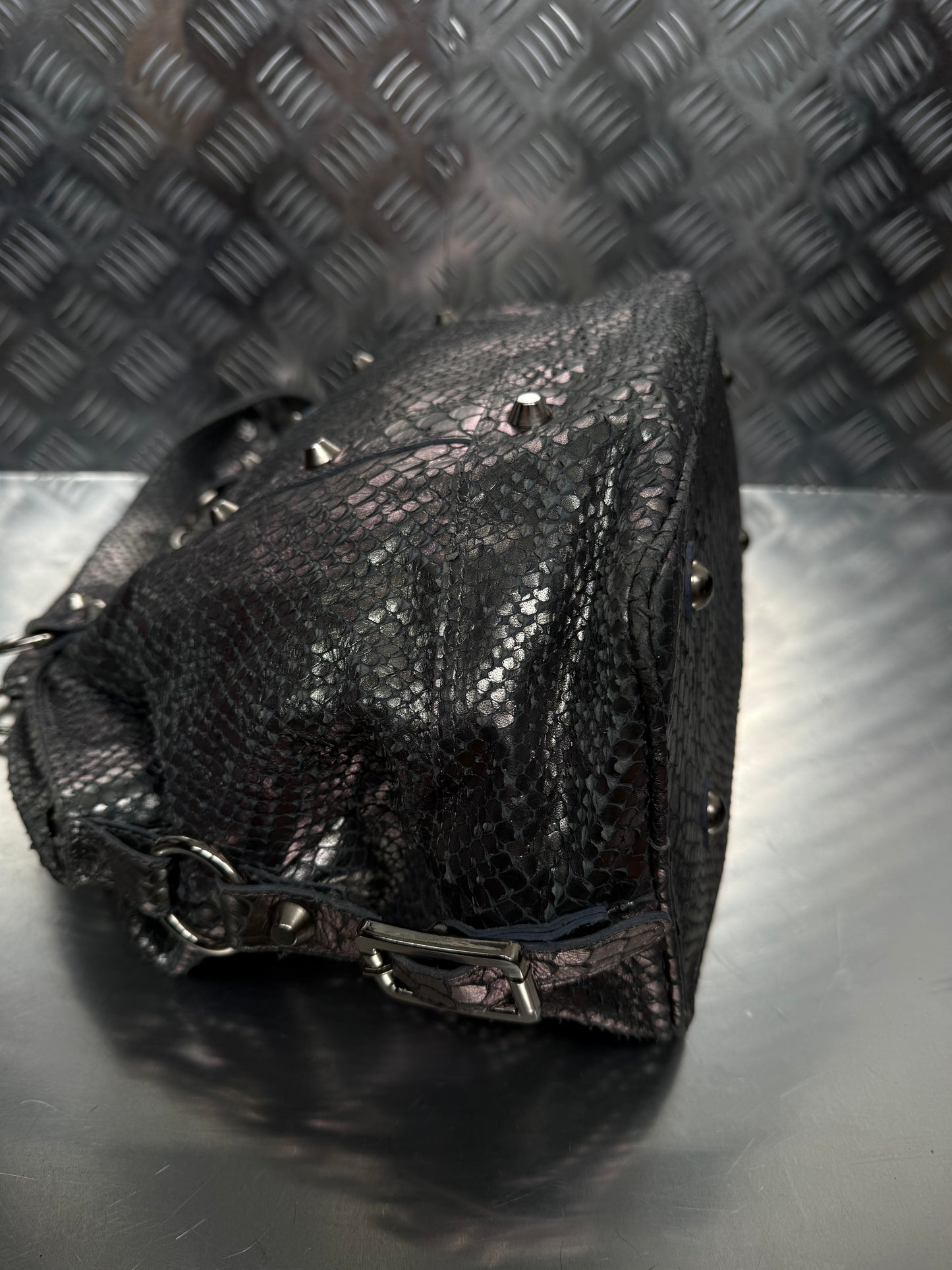 Vintage metallic leather snakeskin-texture bag TWINKLING GLOBAL
