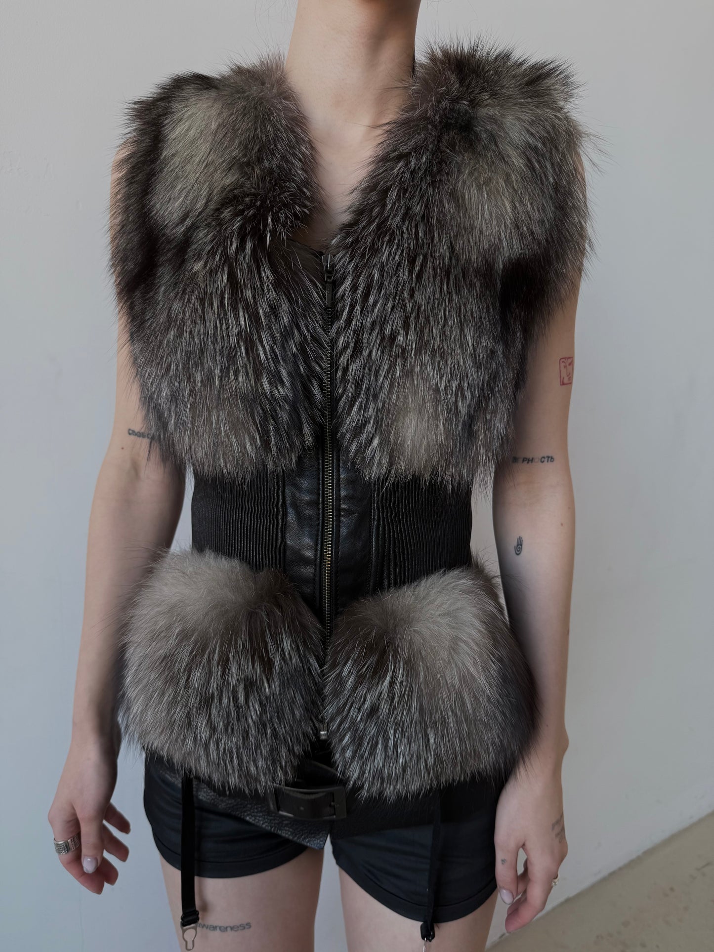 Vintage leather vest TWINKLING GLOBAL