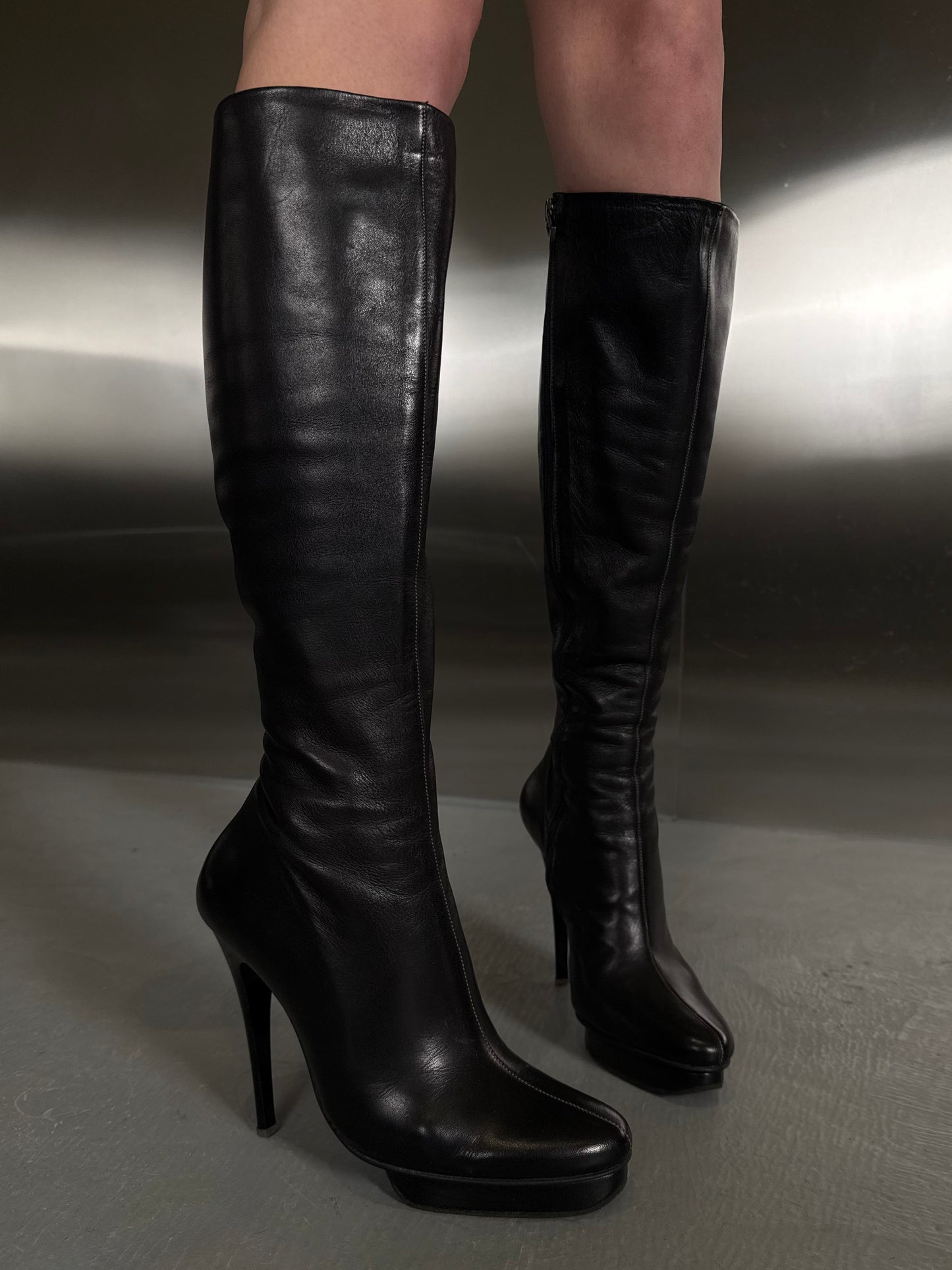 Vintage leather knee-high boots TWINKLING GLOBAL