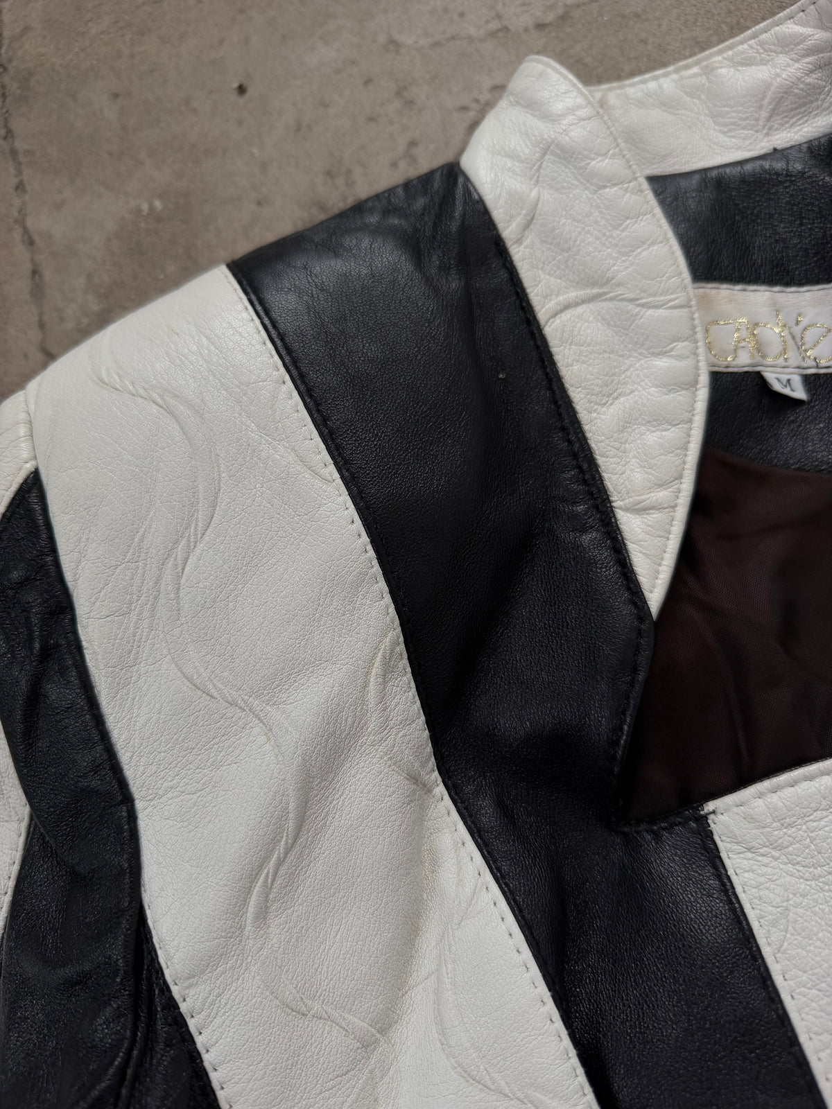 Vintage black & white striped fitted jacket TWINKLING GLOBAL