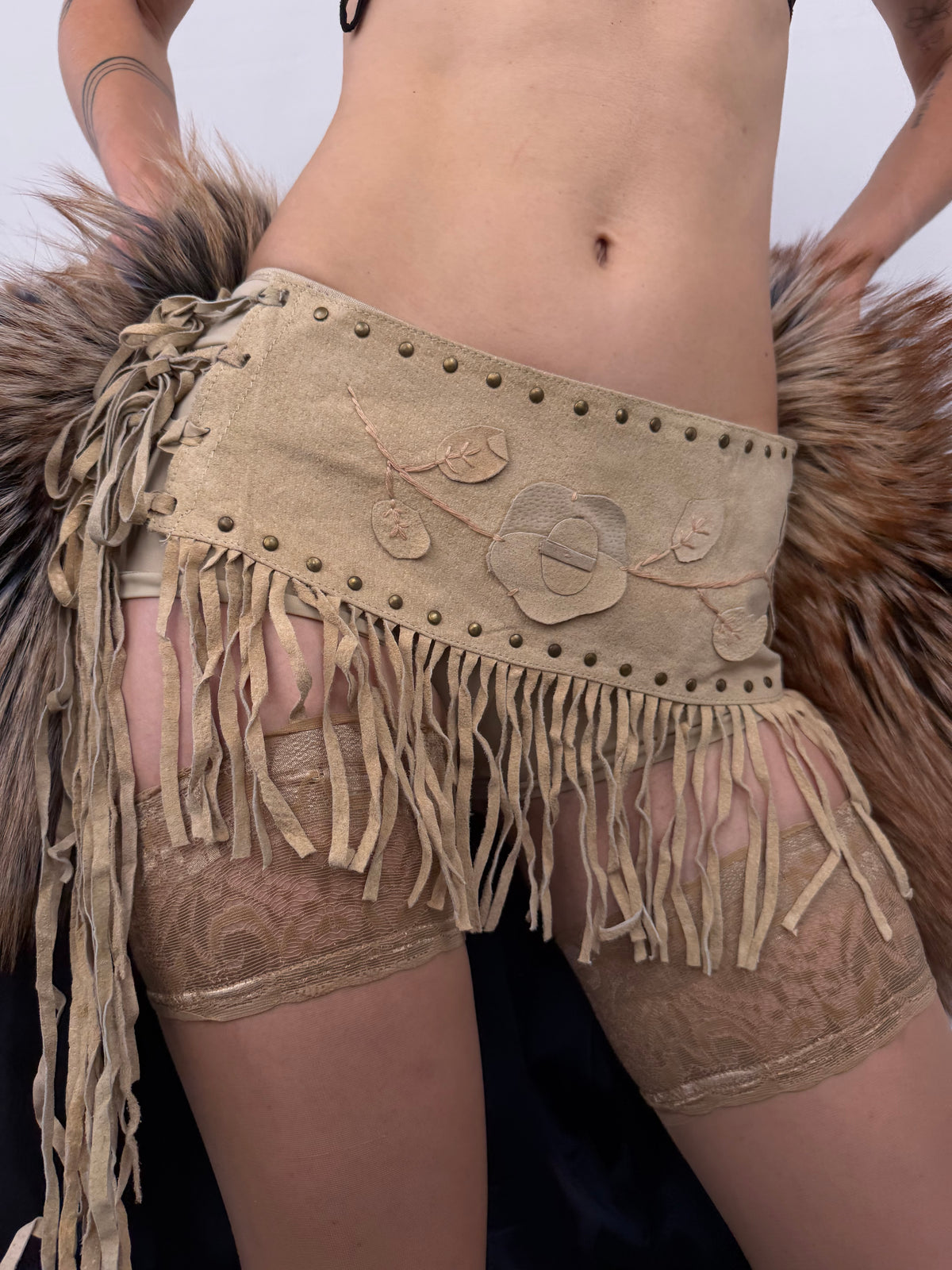Beige suede fringe belt TWINKLING GLOBAL