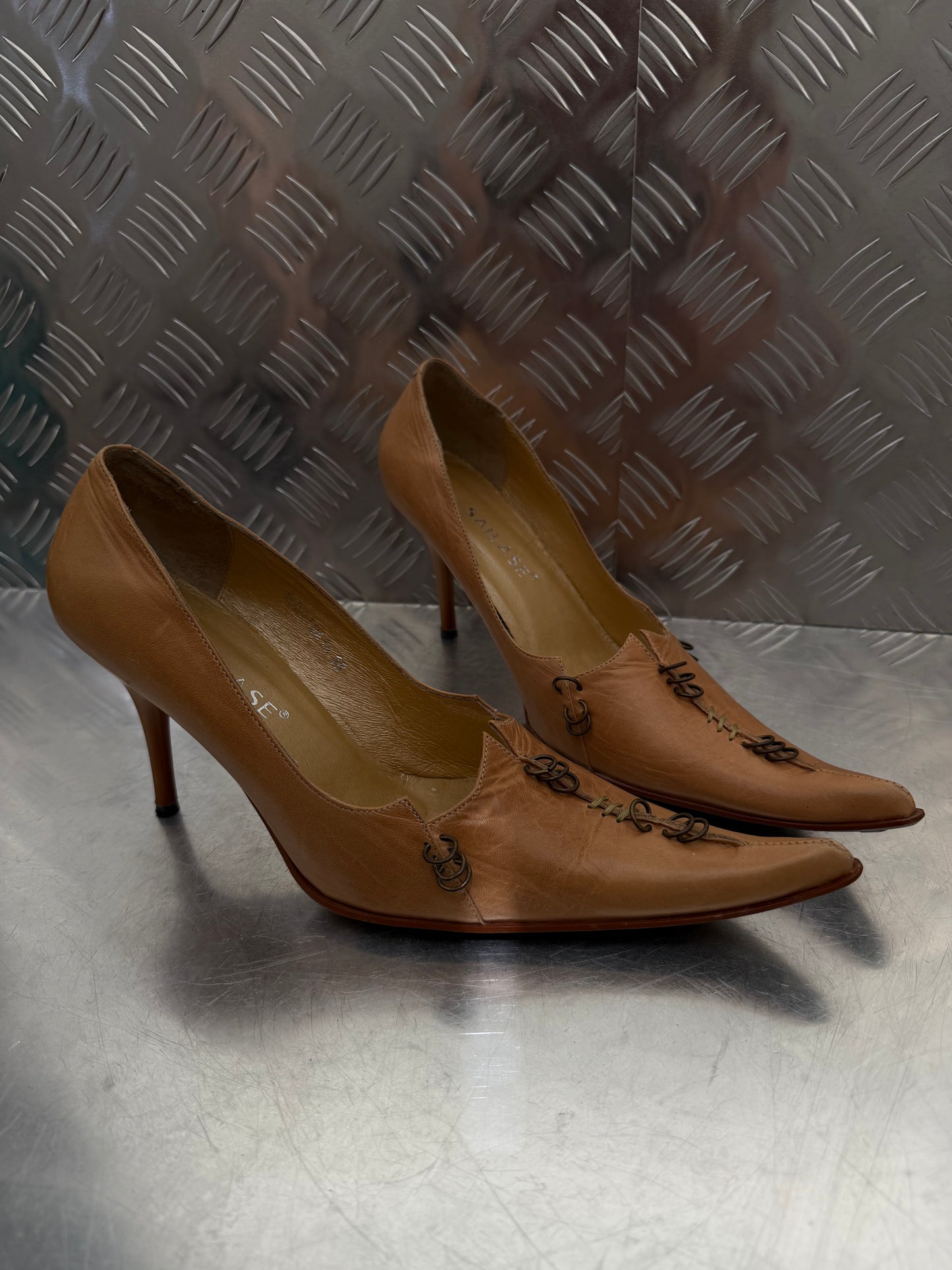 Vintage Sailase pierced leather heels TWINKLING GLOBAL