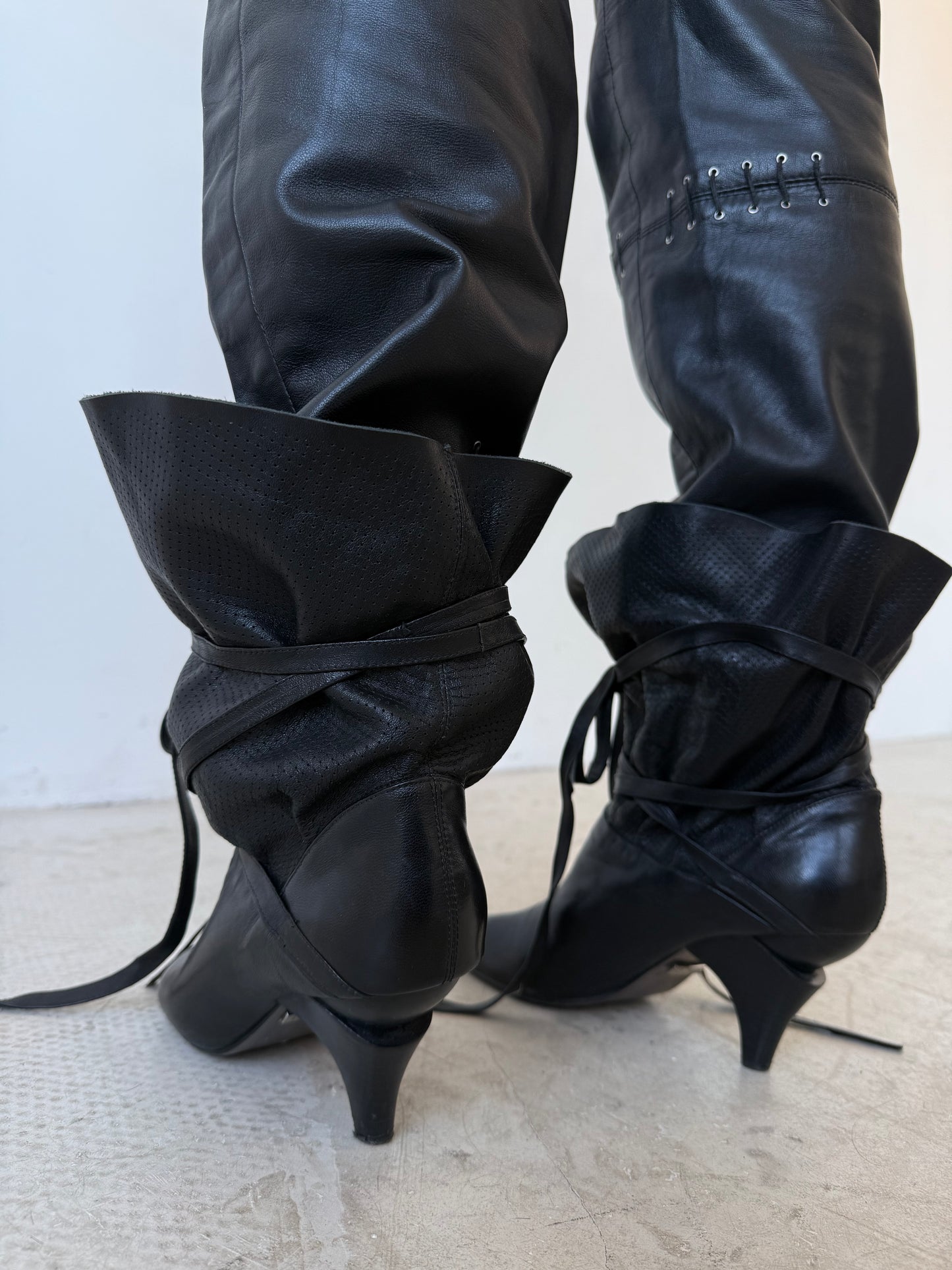 Vintage leather lace-up open toe boots TWINKLING GLOBAL