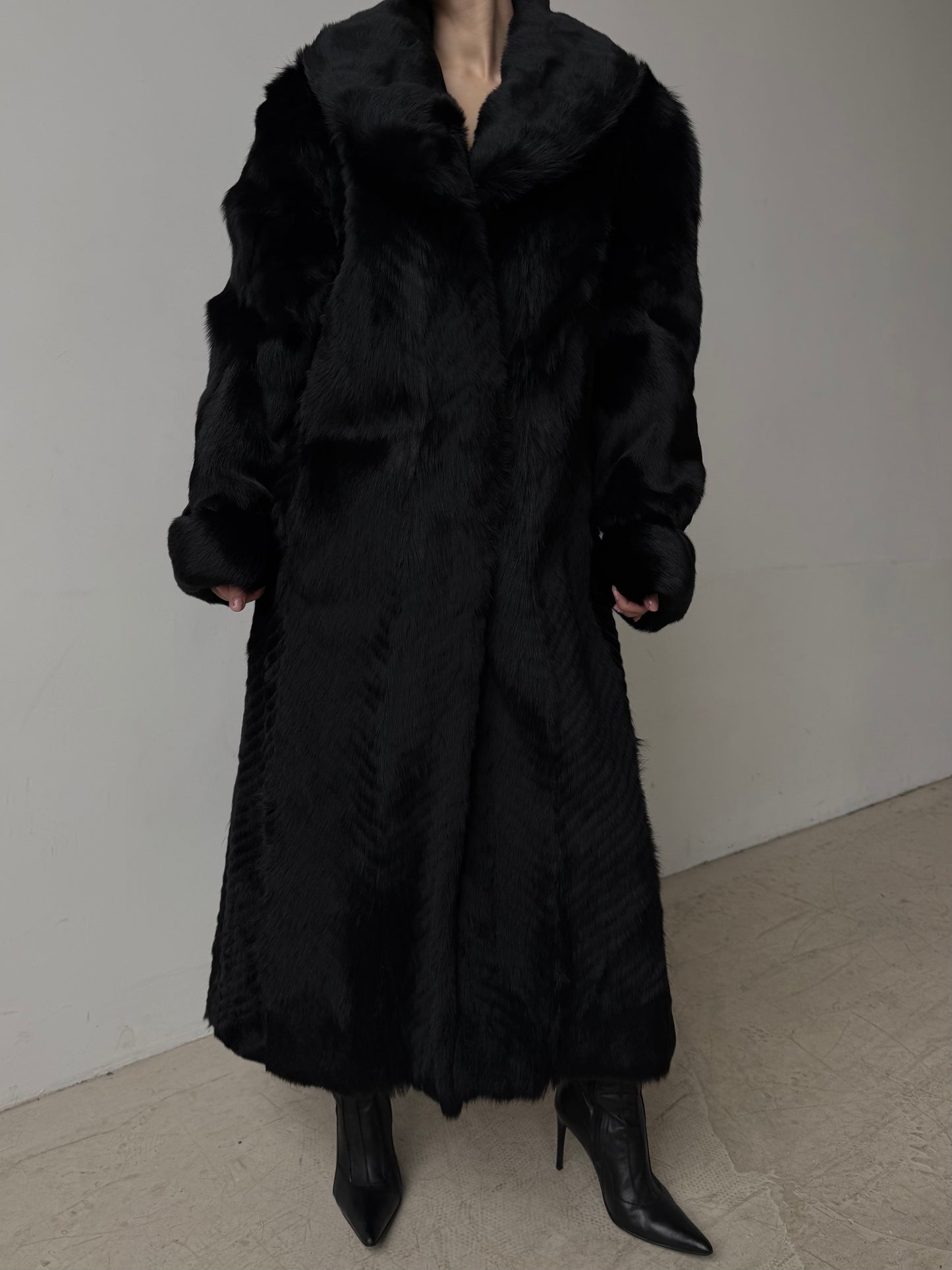 Luxurious vintage coat TWINKLING GLOBAL