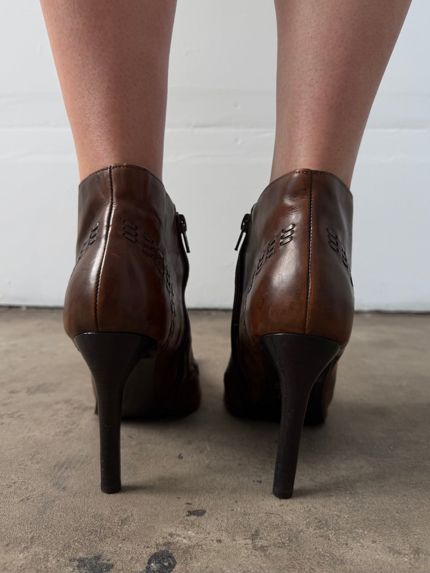 Vintage brown leather ankle boots TWINKLING GLOBAL
