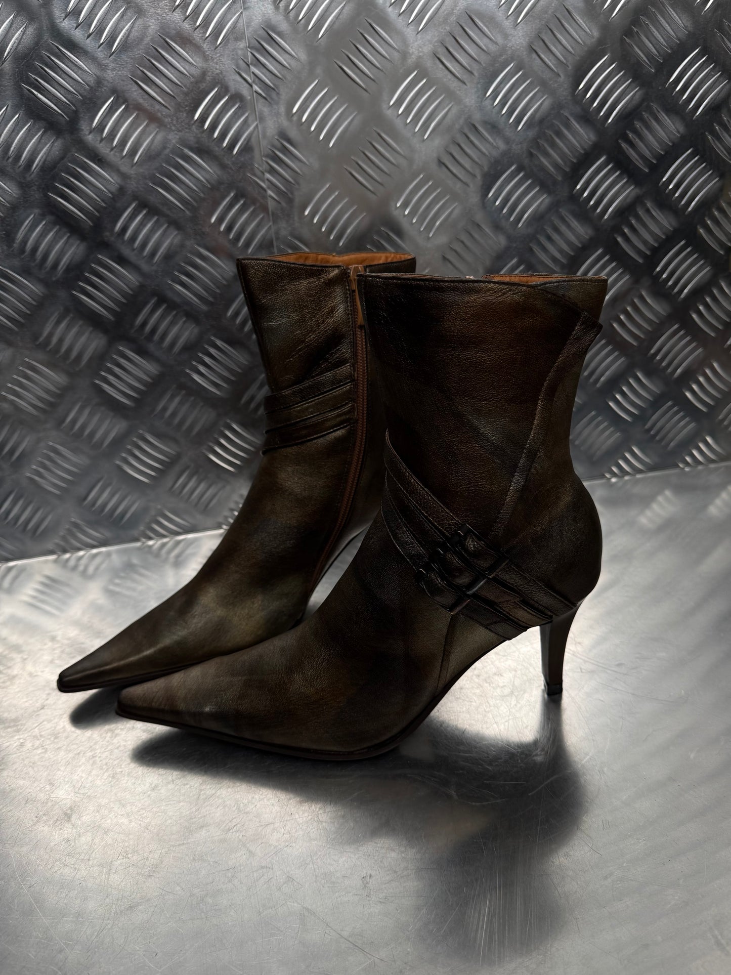 Vintage Italian leather ankle boots TWINKLING GLOBAL