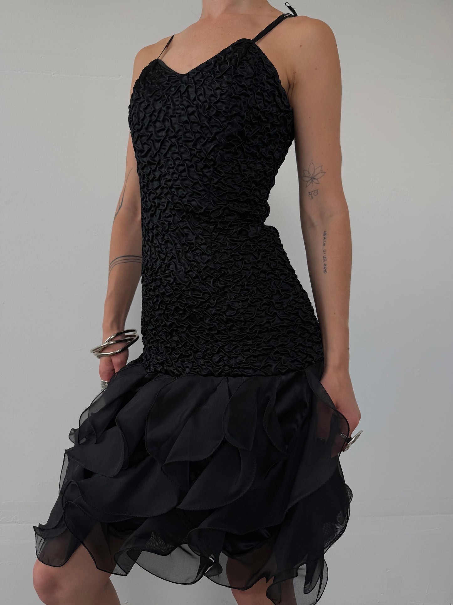 Vintage black ruffle dress TWINKLING GLOBAL