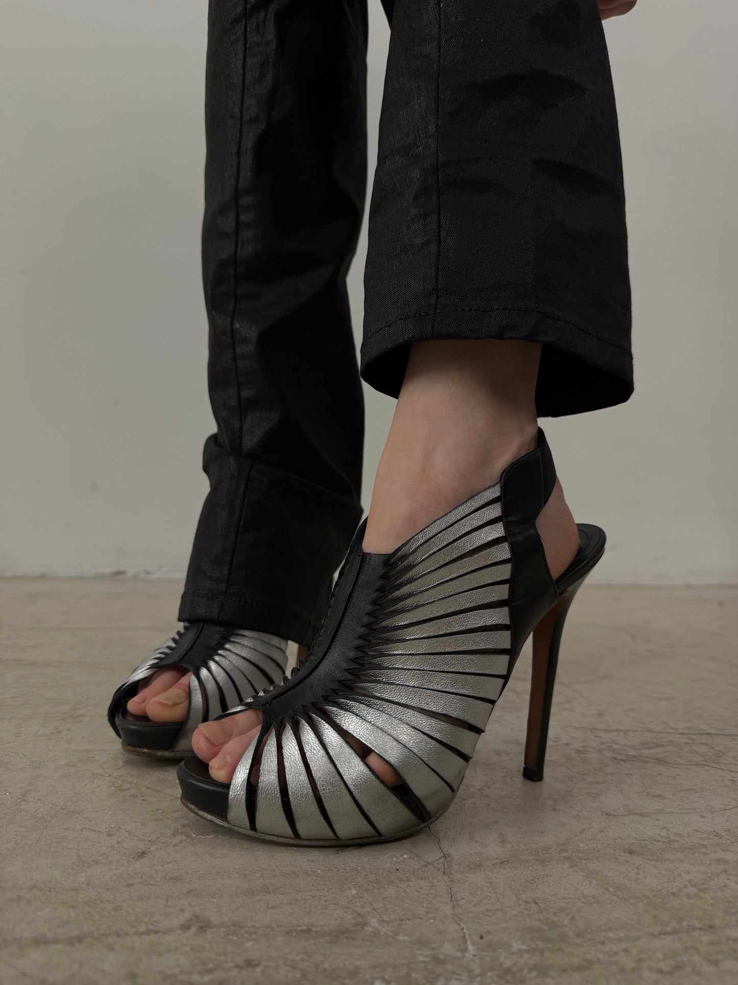 Alexander McQueen leather heels TWINKLING GLOBAL