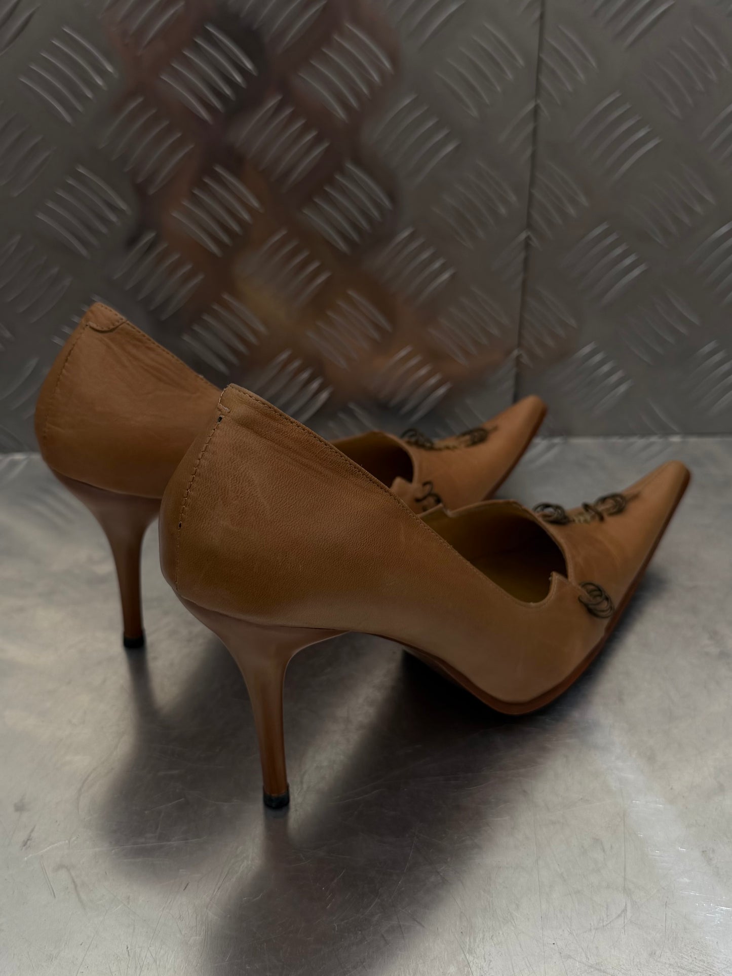 Vintage Sailase pierced leather heels TWINKLING GLOBAL