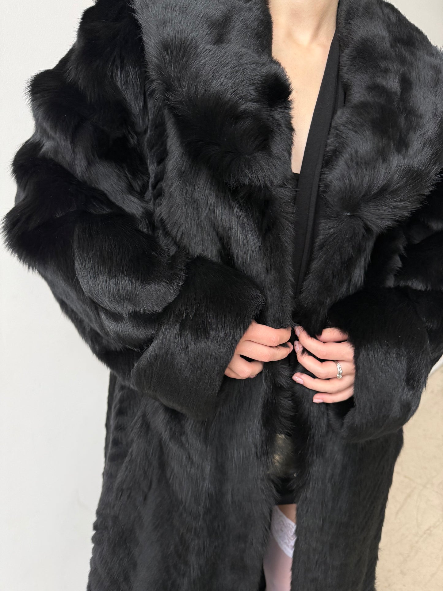 Luxurious vintage coat TWINKLING GLOBAL