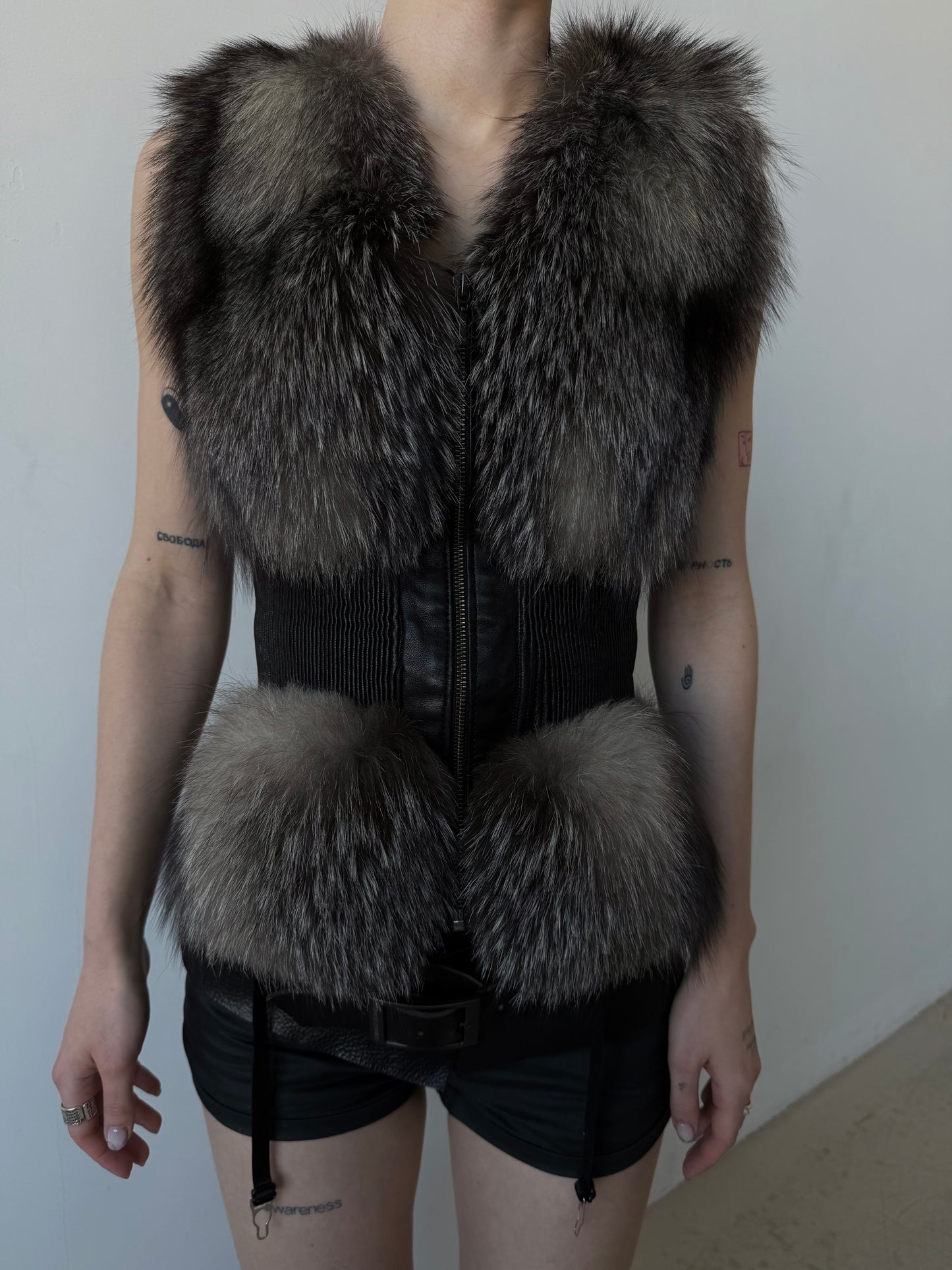 Vintage leather vest TWINKLING GLOBAL