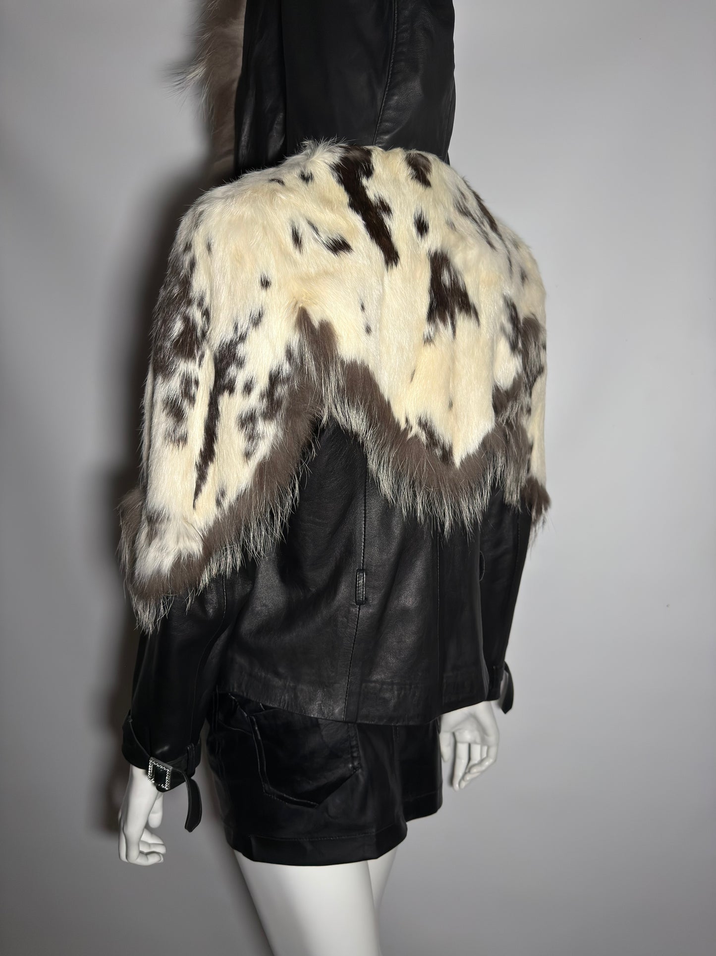 Vintage leather  jacket  - TWINKLING GLOBAL