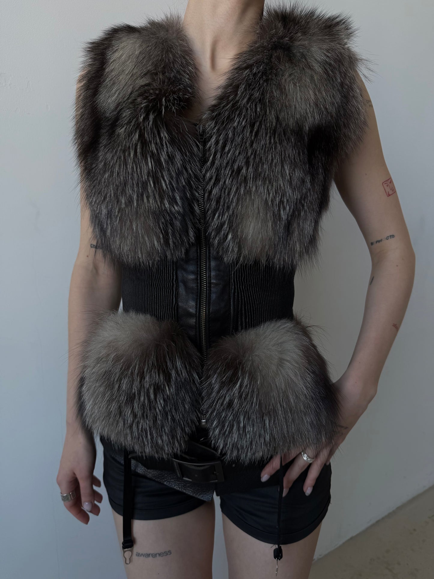 Vintage leather vest TWINKLING GLOBAL