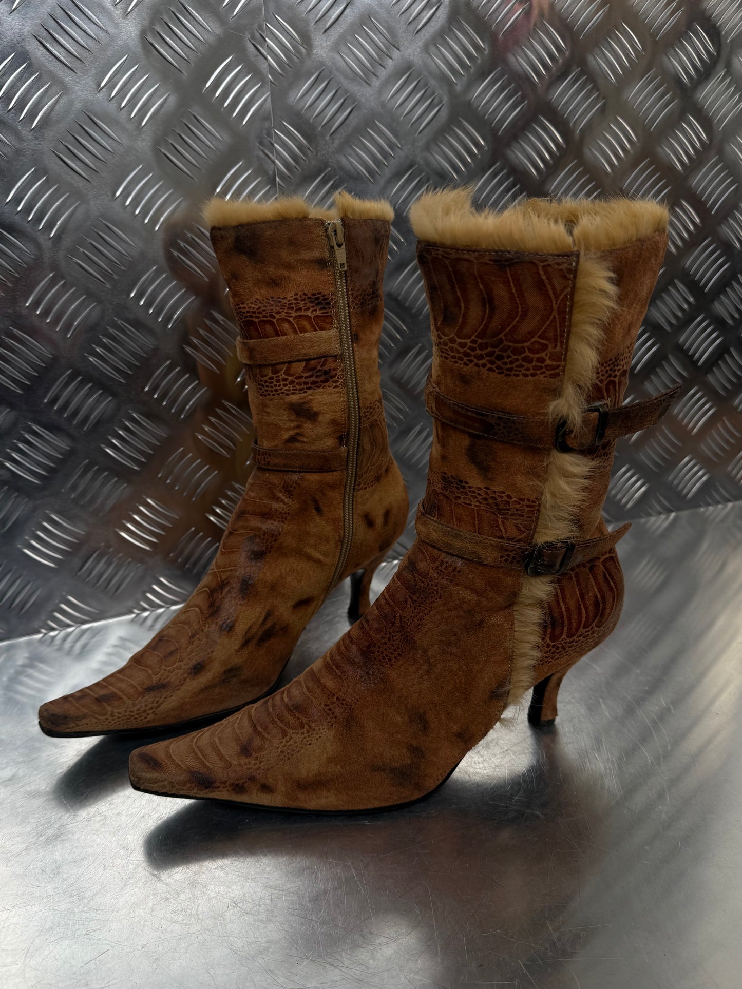 Vintage ankle boots with textured finish TWINKLING GLOBAL