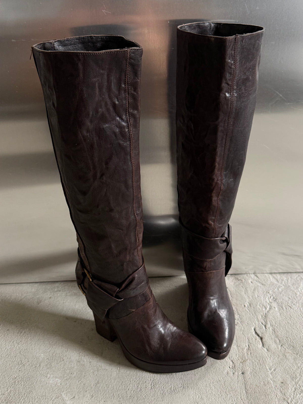 Vintage Vic Matiē brown leather platform boots TWINKLING GLOBAL